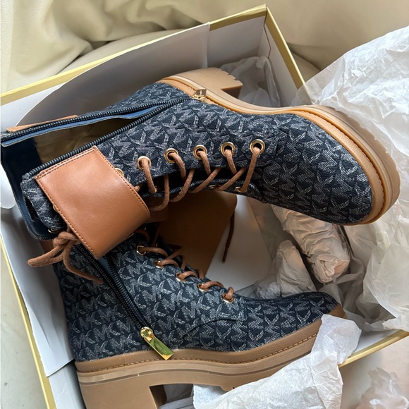 Size 6.5 brand new - Picture 2 of 4